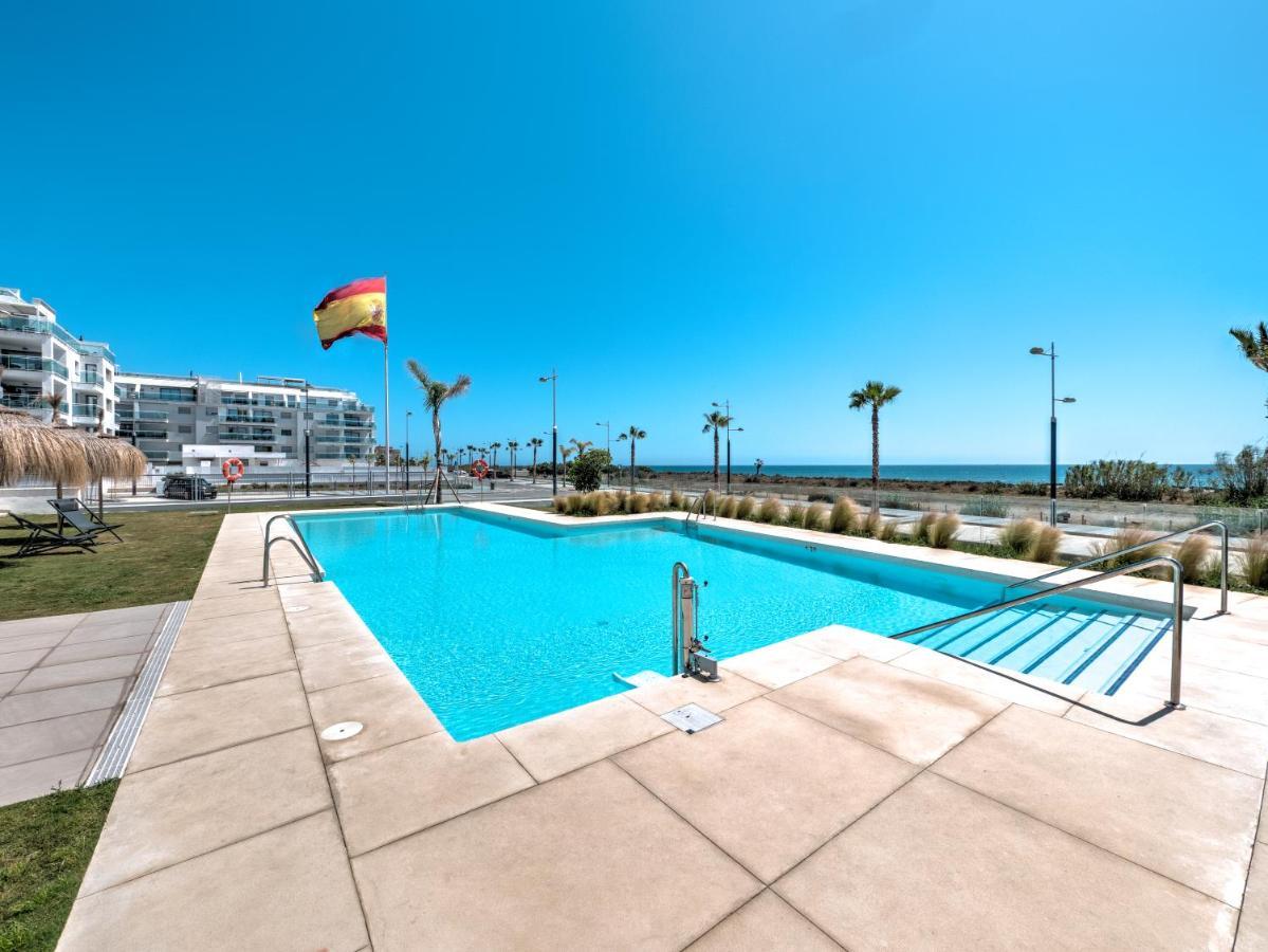 New Beach Front Apartment With Large Balcony Torrox Esterno foto