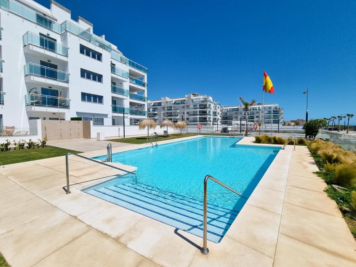 New Beach Front Apartment With Large Balcony Torrox Esterno foto