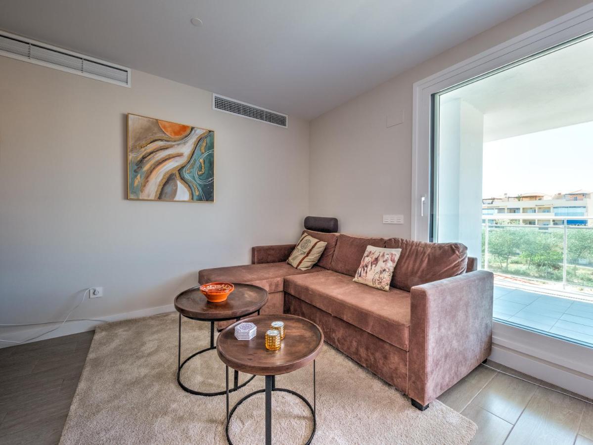 New Beach Front Apartment With Large Balcony Torrox Esterno foto