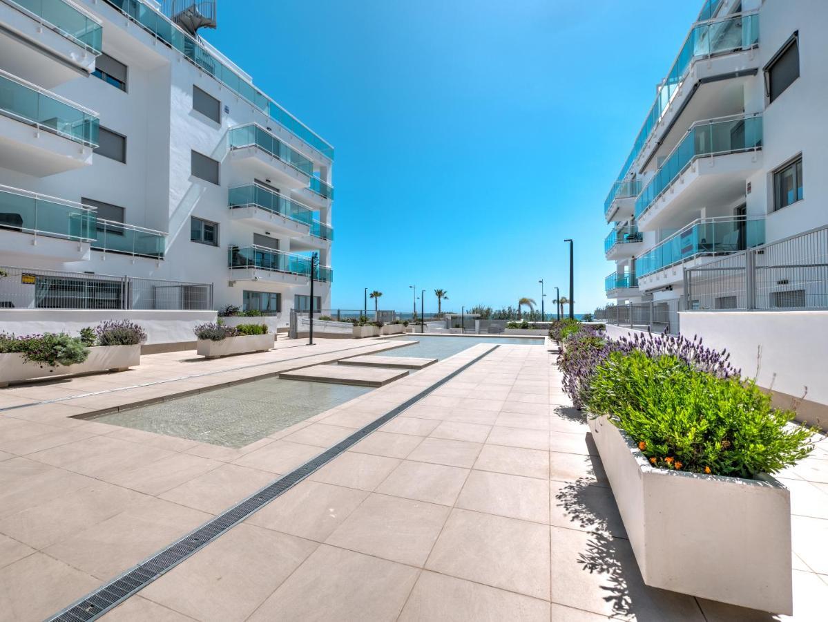New Beach Front Apartment With Large Balcony Torrox Esterno foto